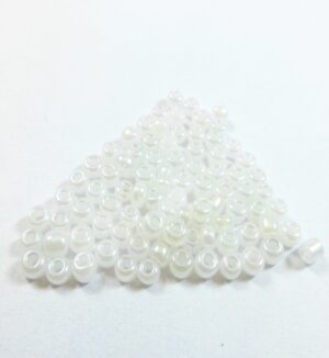 Γυάλινες χάντρες seed λευκό περλέ 3mm/8gr περίπου 200 χάντρες