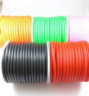 Καουτσούκ στρογγυλό κορδόνι 5mm με τρύπα 2-3mm/μέτρο