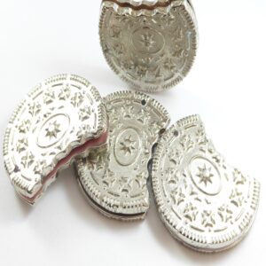 Oreo δαγκωμένο ασημί μεταλλικό κρεμαστό με σμάλτο 48mm