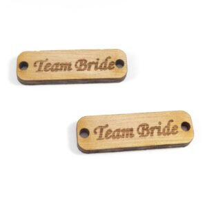 Ταυτότητα "Team Bride" καφέ ξύλινη σύνδεσμος 33x10mm