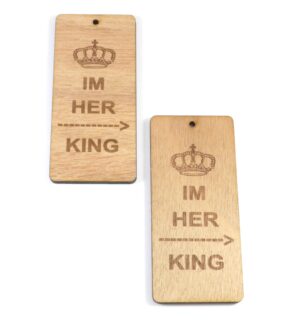 Κρεμαστό παραλληλόγραμμο με κορώνα "IM HER KING" ξύλινο 90x45mm