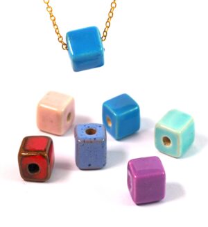 Κύβος κεραμική χάντρα επισμαλτωμένη 10x10mm/5 τμχ