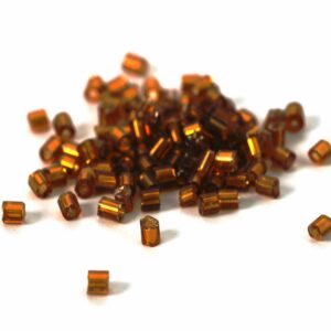 Γυάλινες χάντρες seed καφέ ημιδιάφανο με ασημί foil μακαρόνι 2.5-3x2-2.5mm/6gr