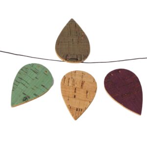Σταγόνα φελλός με δύο τρύπες  κρεμαστό 47x31mm