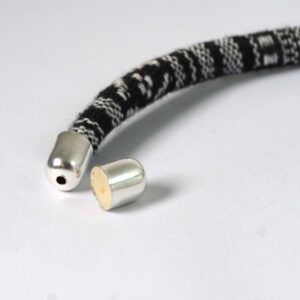 Καπελάκι ασημί μεταλλικό 8x7mm για κορδόνι 6mm