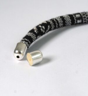 Καπελάκι ασημί μεταλλικό 8x7mm για κορδόνι 6mm