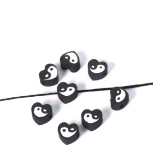 Yin Yang μαύρο-λευκό καρδιά πλακέ fimo πυλός χάντρα 8×9mm/συσκευασία 10 τμχ
