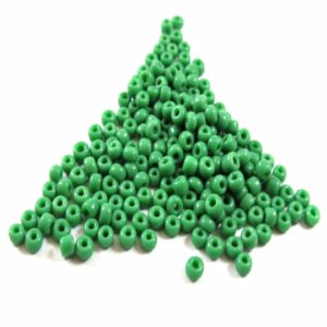 Γυάλινες χάντρες seed πράσινο opaque 2mm/6gr περίπου 300 χάντρες