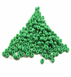 Γυάλινες χάντρες seed πράσινο opaque 2mm/6gr περίπου 300 χάντρες