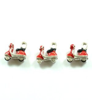 Vespa κόκκινη κρεμαστή μεταλλική  με σμάλτο  14x10mm