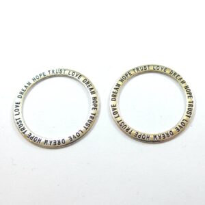 Kύκλος ασημί αντικέ μεταλλικό με γράμματα 37mm