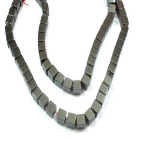 Αιματίτης χάντρα τετράγωνη 6x6mm/κλωστή 64 χάντρες
