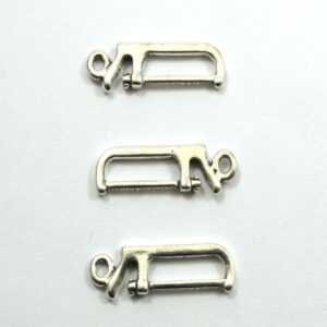 Πριόνι μεταλλικό κρεμαστό ασημί αντικέ 25x6mm