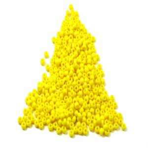 Γυάλινες χάντρες seed κίτρινο opaque 2mm/6gr περίπου 215 χάντρες