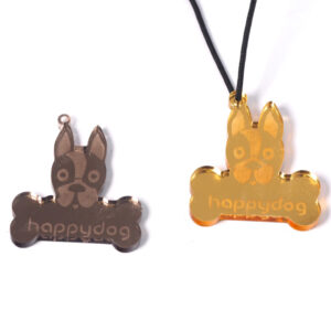 Σκυλάκι με κόκκαλο "happydog" plexiglass μεταλλικό χρώμα κρεμαστό 45x40mm
