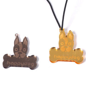 Σκυλάκι με κόκκαλο "happydog" plexiglass μεταλλικό χρώμα κρεμαστό 45x40mm