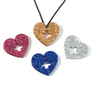 Καρδούλα με σταυρό glitter plexiglass κρεμαστό 19x21.5mm