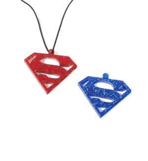 Superman μεγάλο διάτρητο Glitter Plexiglass κρεμαστό 33x38mm