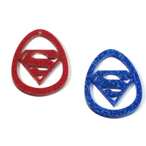 Αυγό με Superman διάτρητο  μεταλλικό χρώμα glitter κρεμαστό 56x42mm