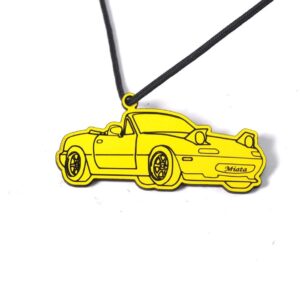 Αυτοκίνητο κάμπριο Miata opaque κίτρινο plexiglass κρεμαστό 21x53mm