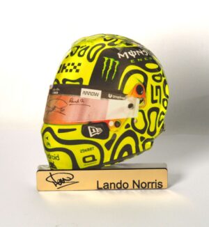 Κράνος Lando Norris με υπογραφή plexiglass επιτραπέζιο διακοσμητικό 86x77x8mm