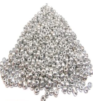 Γυάλινες χάντρες seed ασημί μεταλλικό 2mm/6gr περίπου 200 χάντρες