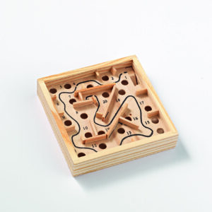 Παιχνίδι ξύλινο λαβύρινθος 11x11x2.5cm/10 τμχ