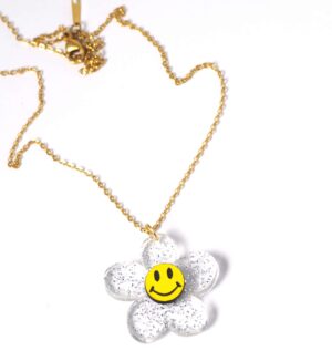 Κολιέ με Μαργαρίτα & Smile Face διάφανο glitter & darvin plexiglass 30x32mm σε cross πλακέ χρυσή αλυσίδα ατσάλι 1.5mm μήκους 39cm και επέκταση 5cm