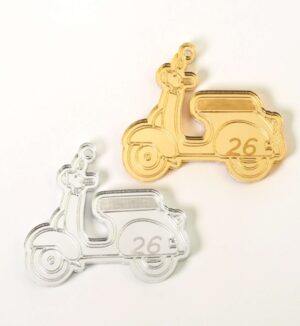 26 Mηχανή Vespa mirror μεταλλικό χρώμα plexiglass κρεμαστό 39x48mm