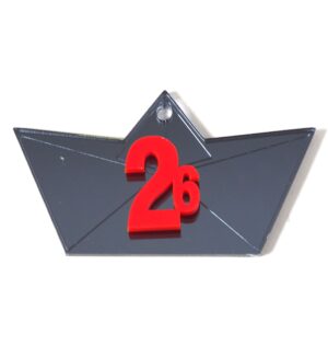 26 Γούρι Βάρκα μολυβί-κόκκινο plexiglass 80x42mm