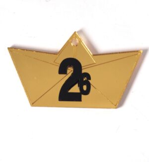 26 Γούρι Βάρκα χρυσό-μαύρο plexiglass 80x42mm