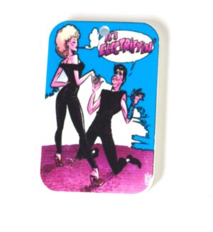 Grease it’s electrifying σε λευκό παραλληλόγραμμο plexiglass κρεμαστό 50x33mm