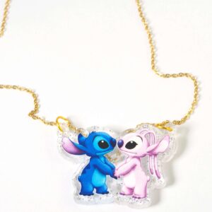 Κολιέ Stitch & Lilo πολύχρωμο σε glitter plexiglass 30x44mm σε cross πλακέ χρυσή αλυσίδα ατσάλι 1.5mm μήκους 39cm και επέκταση 5cm