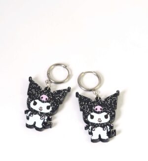 Σκουλαρίκια Kuromi πολύχρωμα σε μαύρο glitter plexiglass 34x28mm και κρίκους ασημί ατσάλι