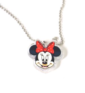 Κολιέ με Minnie πολύχρωμα σε διάφανο glitter plexiglass 30x30mm σε cross πλακέ ασημί αλυσίδα ατσάλι 1.5mm μήκους 39cm και επέκταση 5cm